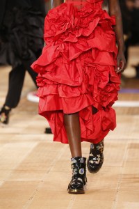 Details at Alexander McQueen RTW Spring 2018