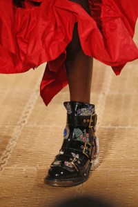 Details at Alexander McQueen RTW Spring 2018