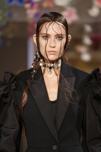 Details at Alexander McQueen RTW Spring 2018