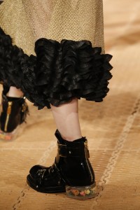 Details at Alexander McQueen RTW Spring 2018