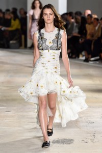 Giambattista Valli RTW Spring 2018