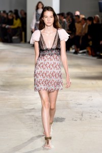 Giambattista Valli RTW Spring 2018