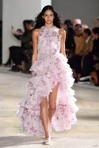 Giambattista Valli RTW Spring 2018
