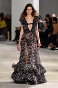 Giambattista Valli RTW Spring 2018