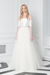 Monique Lhuillier Bliss Bridal Fall 2018