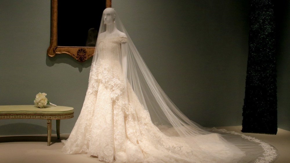 Houston Celebrates Oscar de la Renta Exhibit