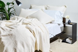 Snowe bedding