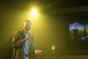 Jay Pharoah as Floyd in WHITE FAMOUS (Season 1, Episode 1). - Photo: Michael Desmond/SHOWTIME Photo ID: WhiteFamous_Pilot_1134