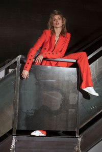 hailey-baldwin-november-2017-footwear-news