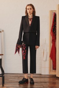 Alexander McQueen Resort 2018