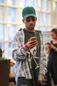 Street style at Complexcon 2017.