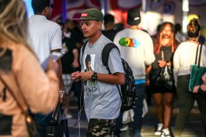 Street style at Complexcon 2017.