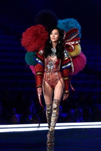 Every Look From the Victoria’s Secret Fashion Show 2017