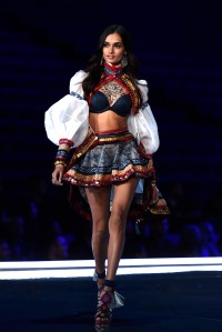 Every Look From the Victoria’s Secret Fashion Show 2017