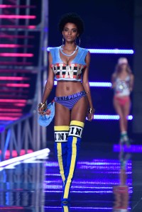 Every Look From the Victoria’s Secret Fashion Show 2017