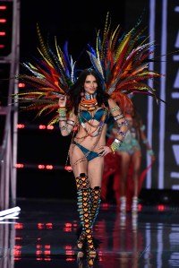 Every Look From the Victoria’s Secret Fashion Show 2017