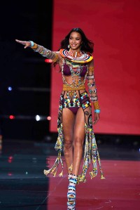 Every Look From the Victoria’s Secret Fashion Show 2017