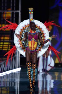Every Look From the Victoria’s Secret Fashion Show 2017