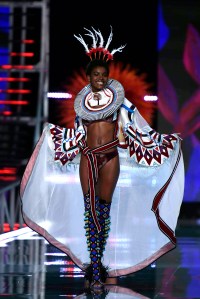 Every Look From the Victoria’s Secret Fashion Show 2017