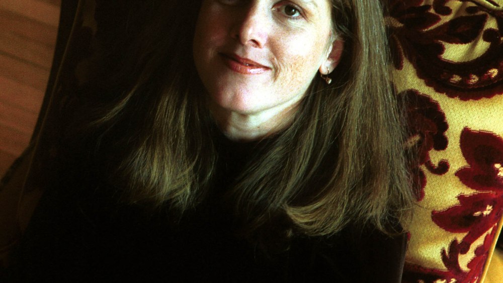 1997, New York, New York, USA: In January 2002, Christa Worthington, a glamorous former fashion writer, was stabbed in the chest and murdered in her Truro, Massachusetts home. Worthington, was a Vassar graduate from a prominent New England family. She had worked as a fashion journalist, writing for Women's Wear Daily, Elle and The New York Times. The body of the 46 year-old writer was discovered in her Truro home, more than 24 hours after she'd been stabbed to death. Her two year-old daughter, Ava, was found near her crying and hungry. Ava's father, Tony Jackett, was questioned as well as another old boyfriend. The case remains unsolved. As of January 2005, officials are asking all male residents to volunteer to give DNA samples, hoping to trace one to semen found on the murdered woman's body. ///Christa Worthington in her New York apartment.. Credit: Justin Sutcliffe / Polaris