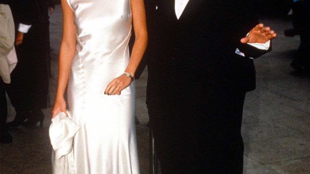 Gwyneth Paltrow and Brad Pitt'LEGENDS OF THE FALL' PREMIERE, LONDON, BRITAIN - 1995