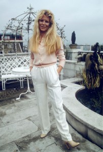 KIM BASINGERKIM BASINGER - 1982