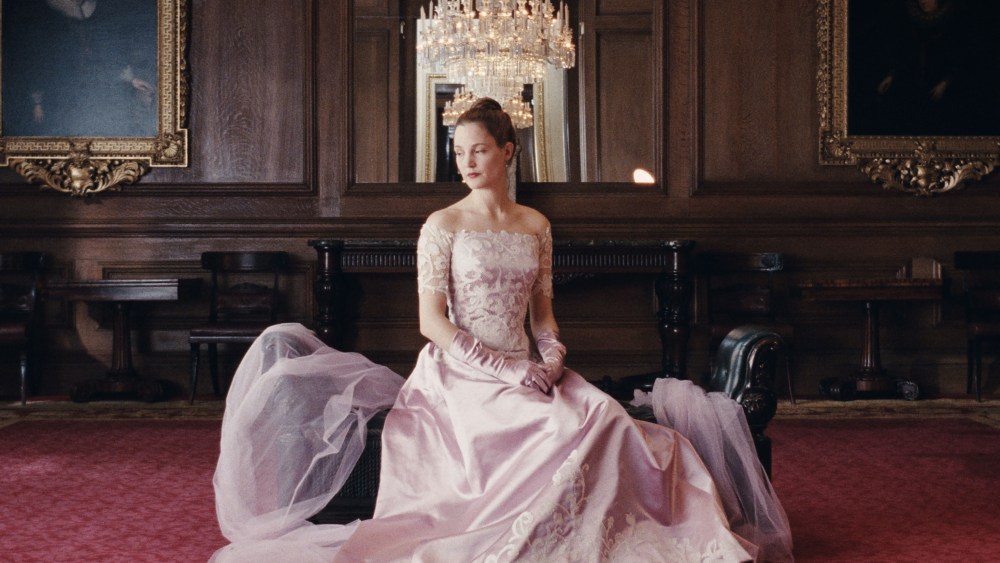 Vicky Krieps stars as “Alma” in writer/director Paul Thomas Anderson’s PHANTOM THREAD, a Focus Features release.