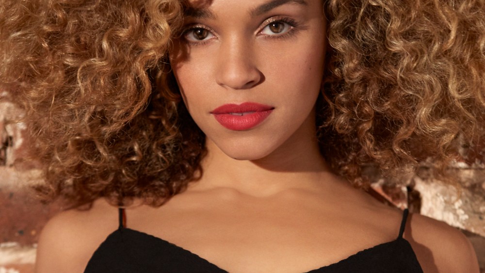Izzy Bizu