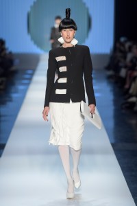 Anna Cleveland on the catwalk