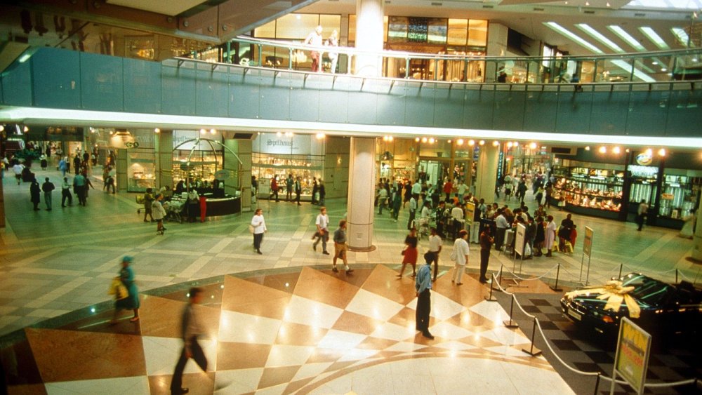 SANDTON CITY SHOPPING MALLSTOCK JOHANNESBURG, SOUTH AFRICA - 1995