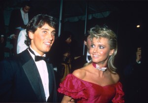 OLIVIA NEWTON JOHN WITH MATT LATTANZI
25TH ANNUAL GRAMMY AWARDS - 1983