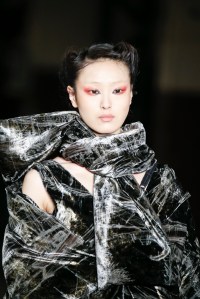 Details at Antonio Marras RTW Fall 2018