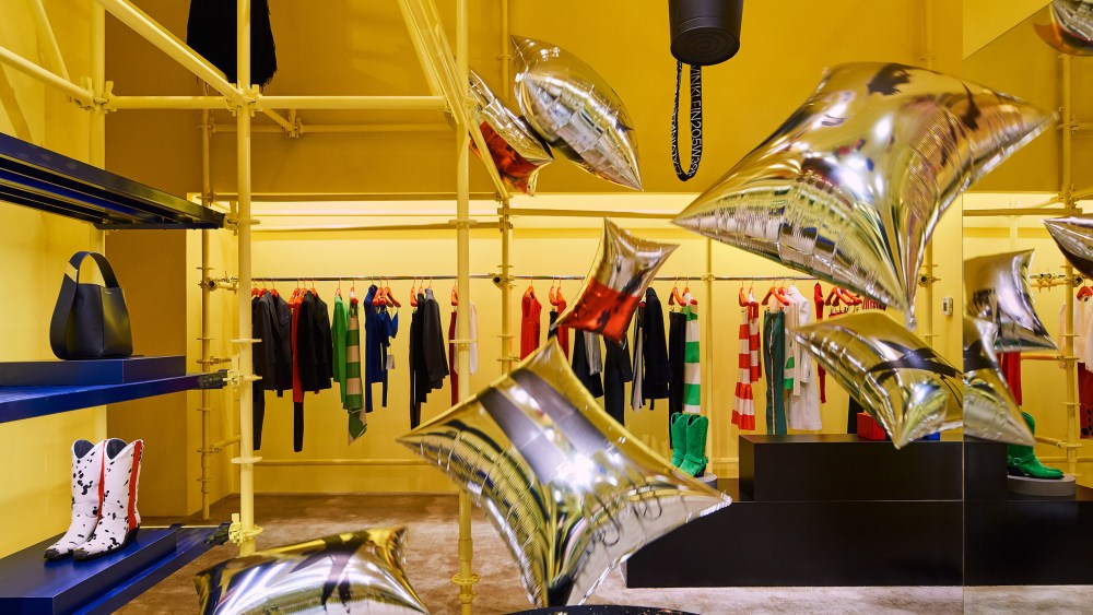 The Calvin Klein Madison Avenue flagship is filled with over 600 balloons.