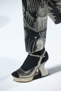 Details at Dries Van Noten RTW Fall 2018