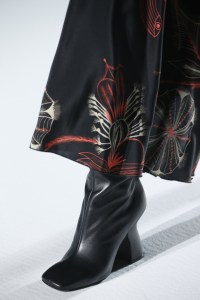 Details at Dries Van Noten RTW Fall 2018