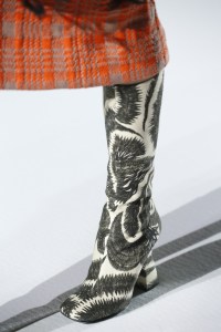 Details at Dries Van Noten RTW Fall 2018