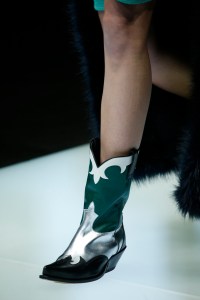 Details at Emporio Armani RTW Fall 2018
