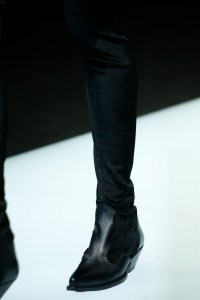 Details at Emporio Armani RTW Fall 2018
