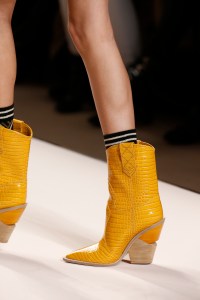 Details at Fendi RTW Fall 2018