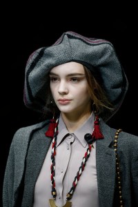 Details Giorgio Armani RTW Fall 2018
