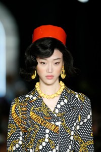 Details at Moschino RTW Fall 2018