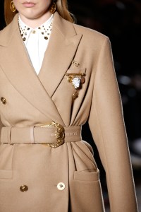 Details at Versace RTW Fall 2018