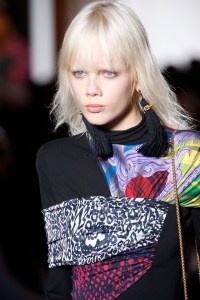 Details at Versace RTW Fall 2018
