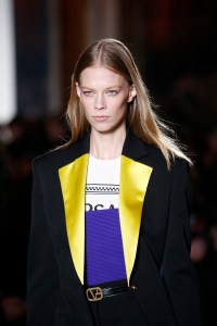 Details at Versace RTW Fall 2018