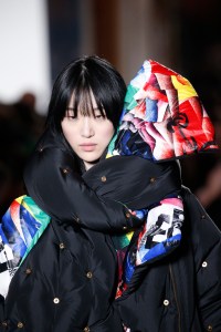 Details at Versace RTW Fall 2018