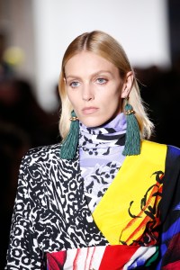 Details at Versace RTW Fall 2018