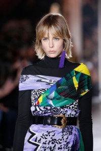 Details at Versace RTW Fall 2018
