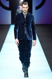 Giorgio Armani RTW Fall 2018