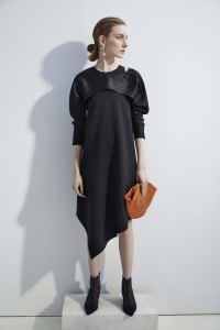 "This season, we think from anÊarchitectÕs perspective of creation and experimenting while still playing with femininity and masculinity."  Ñ çeron