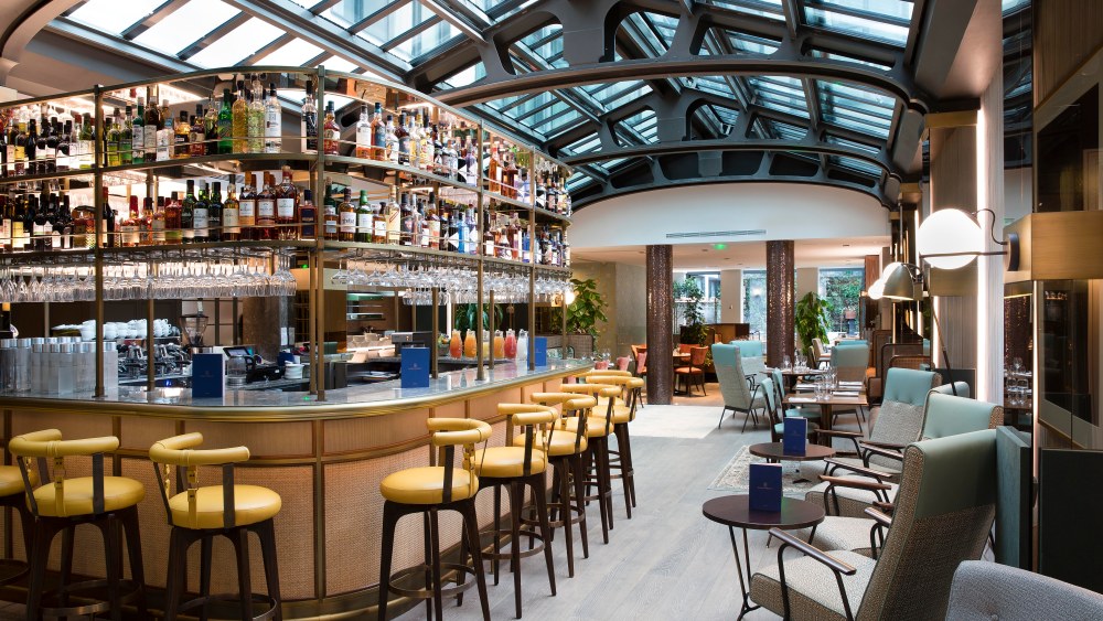 The bar area in the Maison Brguet.